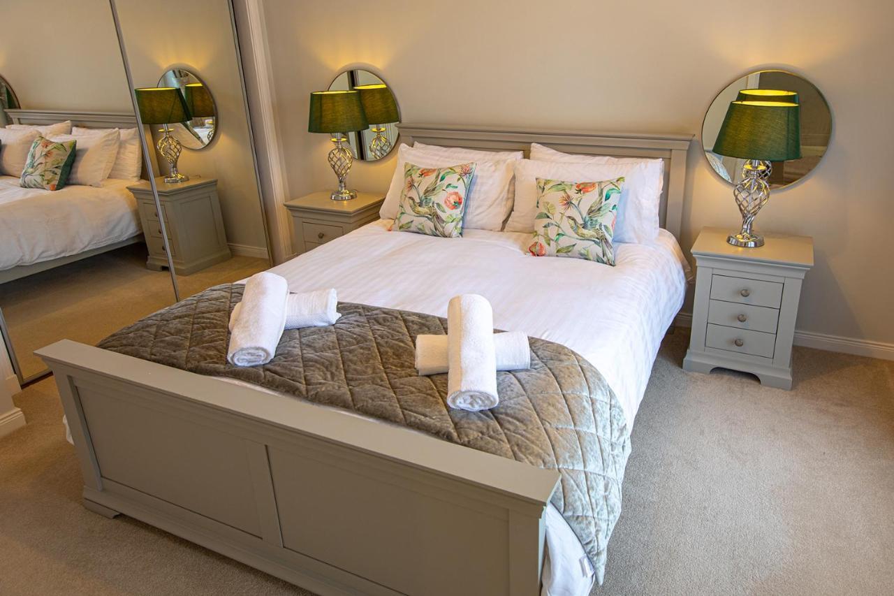 Hedgefield House - Serene Top Floor Flat インヴァネス エクステリア 写真